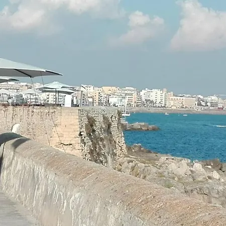 度假居 Dimora Tipica Del 600 - Centro Storico 加利波利